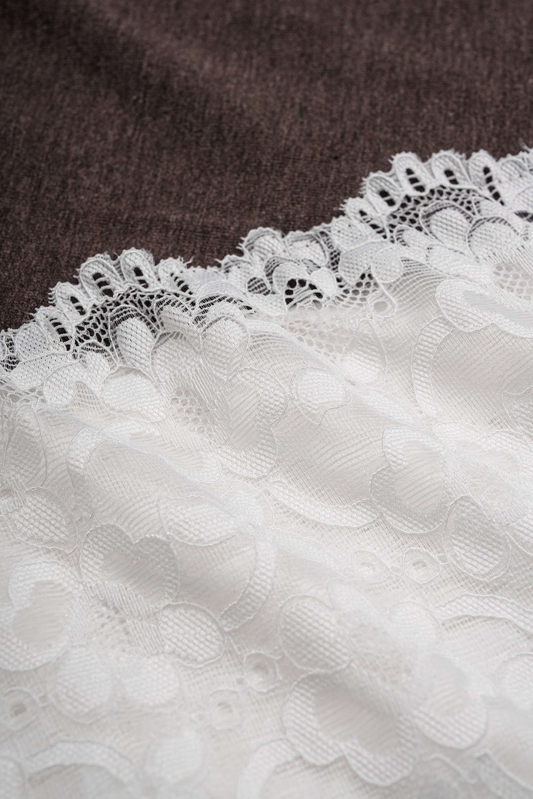 Lace Trim Patchwork Mock Neck Sleeveless Maxi Dress