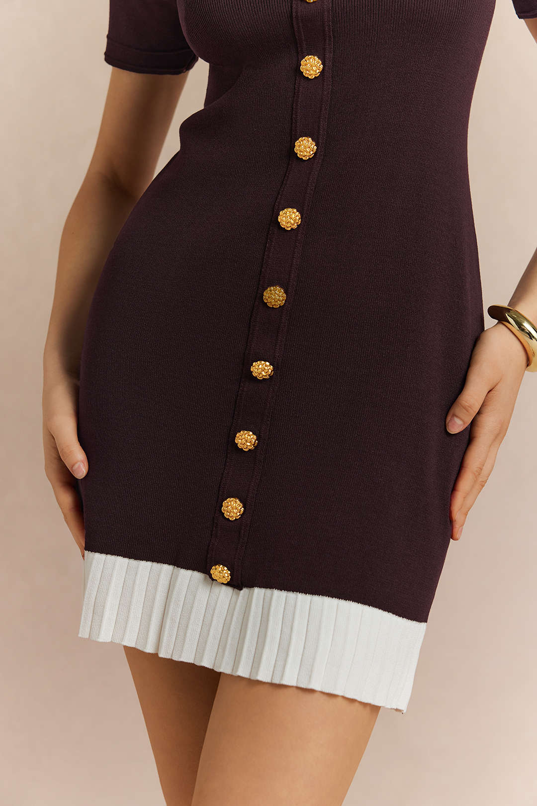 Contrast Round Neck Metallic Button Short Sleeve Mini Dress