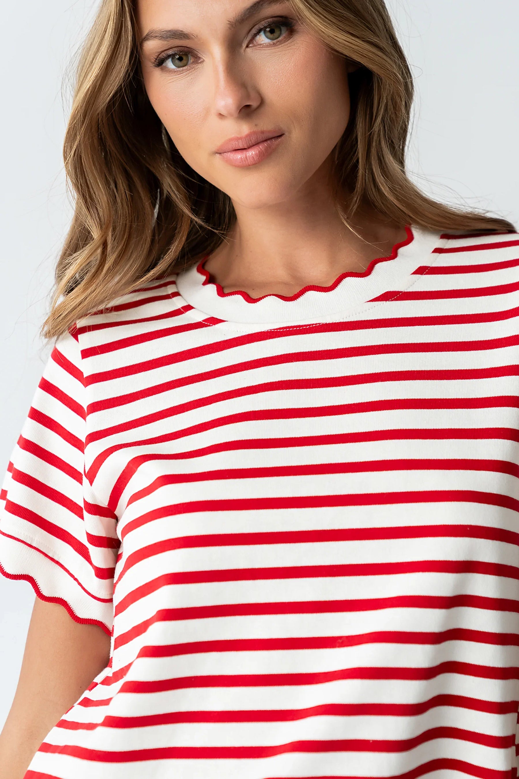 Walker Scalloped Top in Red